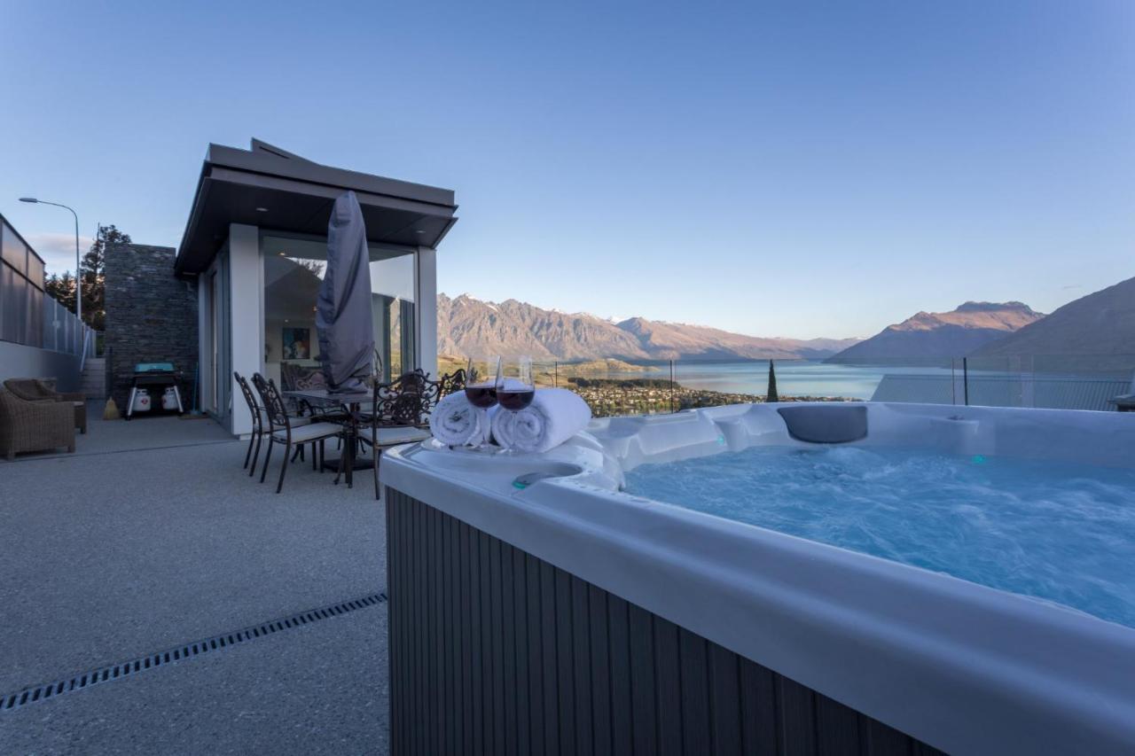 Views On Edinburgh, A Relax It'S Done Luxury Holiday Home Queenstown Exterior photo